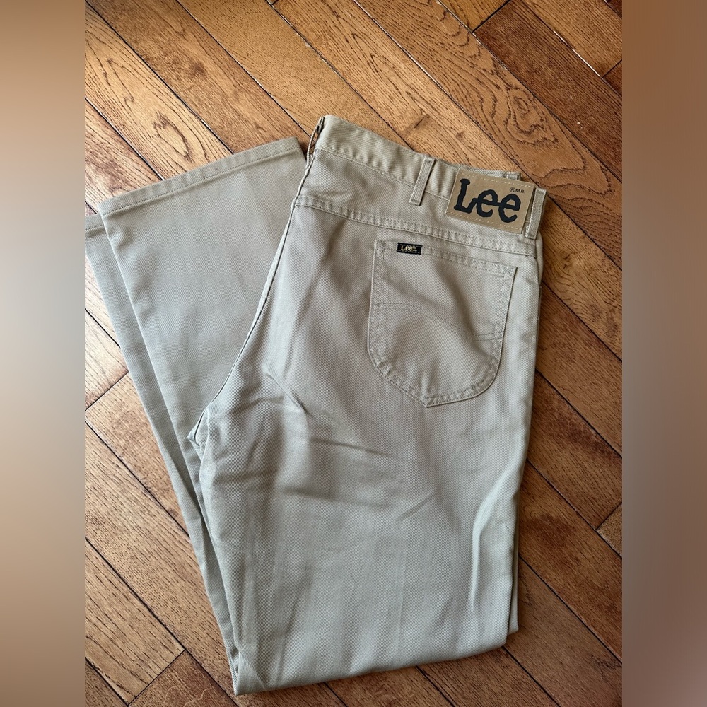 Lee made in USA five pocket jeans khaki color size 40x32 fits like a 38